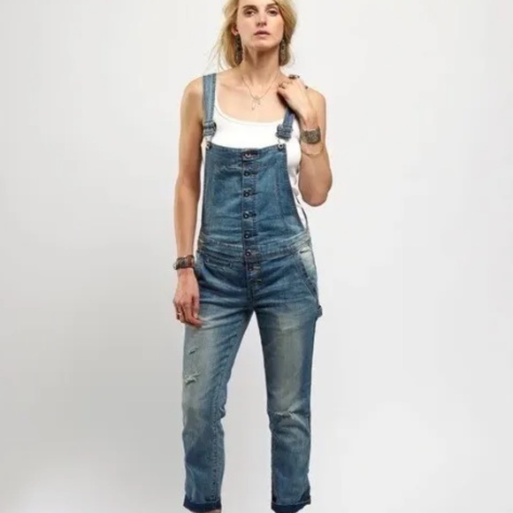 Free People Pants - ❣️HOST PICK❣️Free People Denim Overalls Button Front